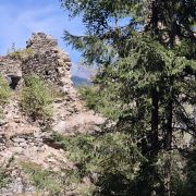 Burgruine Schwarzenstein Obersaxen Mundaun